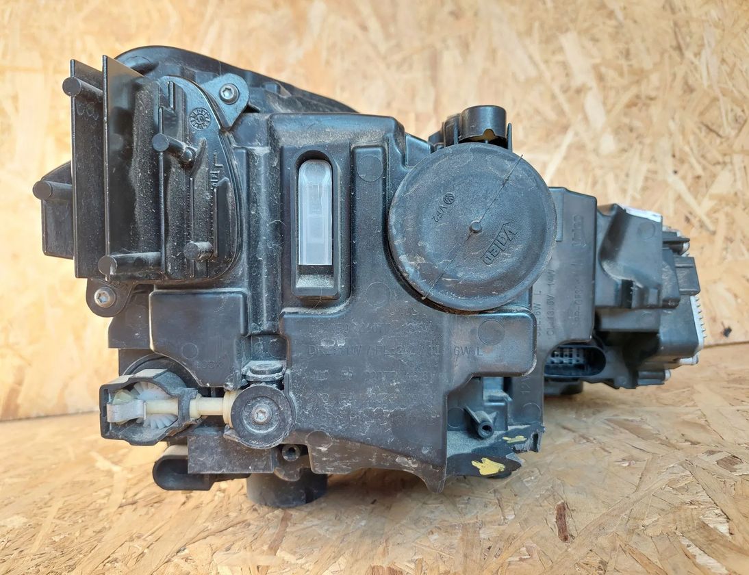 SKODA Scala 1 generation (2019-2023) Pravé predné svetlo 657941015A 29472858