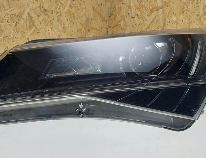 SKODA Superb 1 generation (2001-2008) Фара передняя правая 3V1941015B 29477212