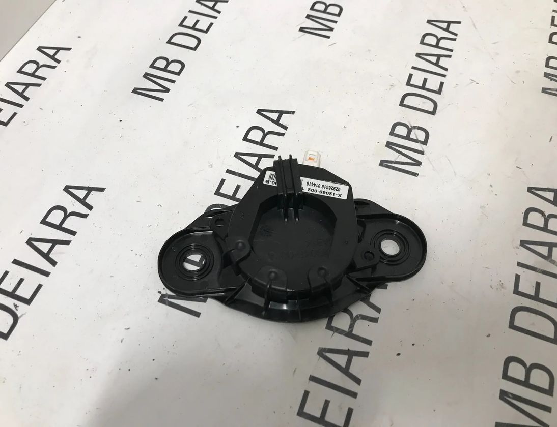 TESLA Model S 1 generation (2012-2024) Anténa pre bezkľúčový vstup x12069002,019045-00-A 12022042