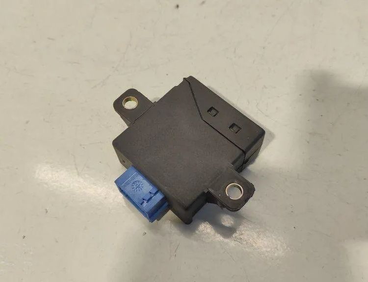 KIA Sorento 1 generation (2002-2011) Другие блоки управления 956003E300 17129793