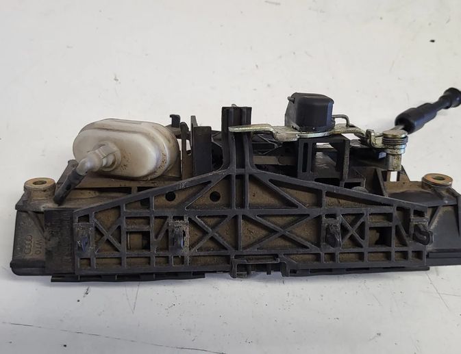 AUDI A4 B5/8D (1994-2001) Zámok na piate dvere 4B0827565F,8D9827565C 24864999