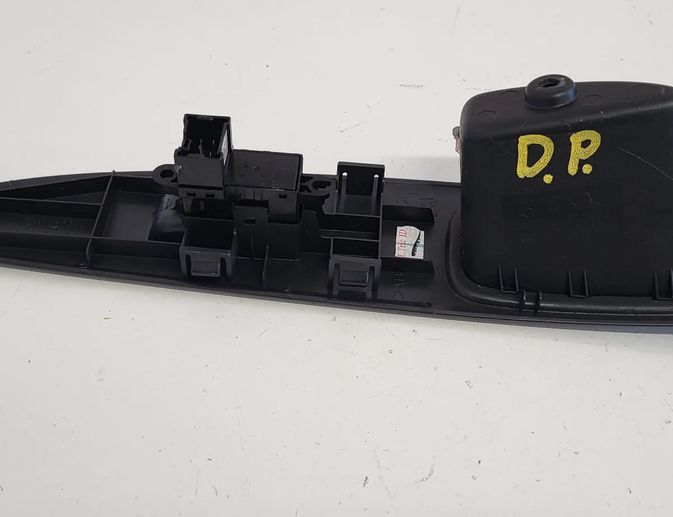 NISSAN Primera P12 (2001-2008) Front Right Door Window Switch 25411AV600 27456249