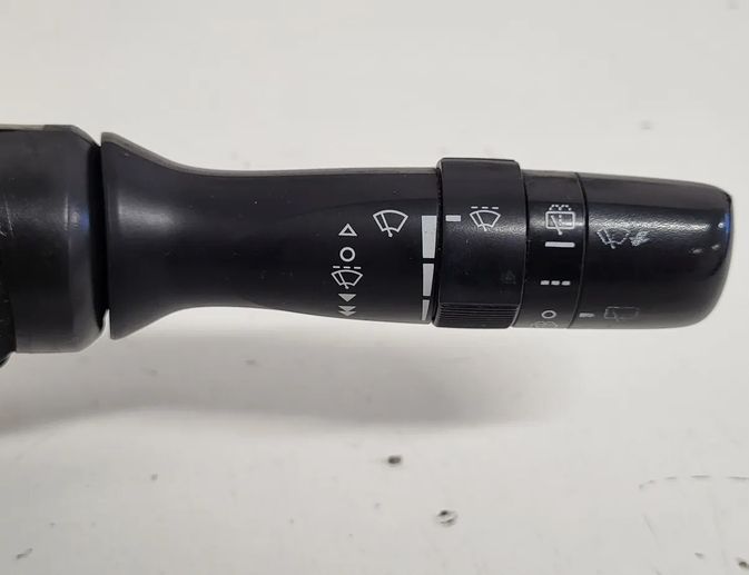 TOYOTA Avensis 3 generation (2009-2020) Páčka/ spínač ukazovateľa smeru stieračov 39SUGS80 28825437