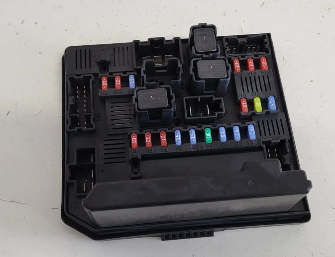 NISSAN Qashqai 1 generation (2007-2014) Блок предохранителей 284B7JD02C 30090369