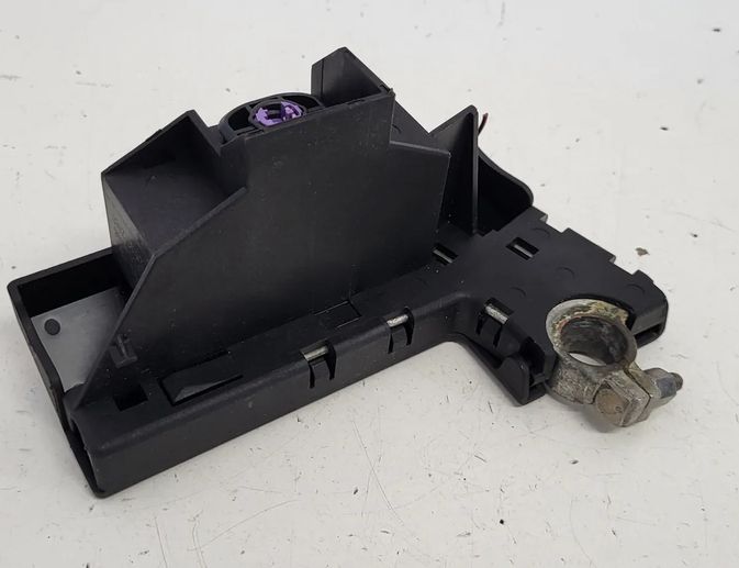 AUDI A6 C6/4F (2004-2011) УЗЕЛ ПОДКЛЮЧЕНИЯ ПЛЮСОВЫХ ПРОВОДОВ 4F0915519 30967756