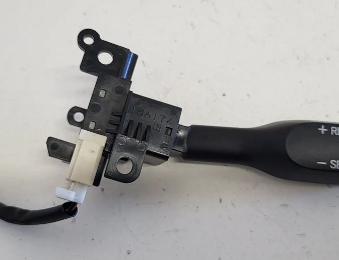 TOYOTA RAV4 3 generation (XA30) (2005-2012) Ручка постоянной скорости (автопилота) 18A174 31244316