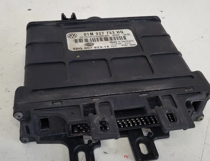 VOLKSWAGEN Golf 4 generation (1997-2006) Блок управления коробки передач 01M927733HQ 31890433
