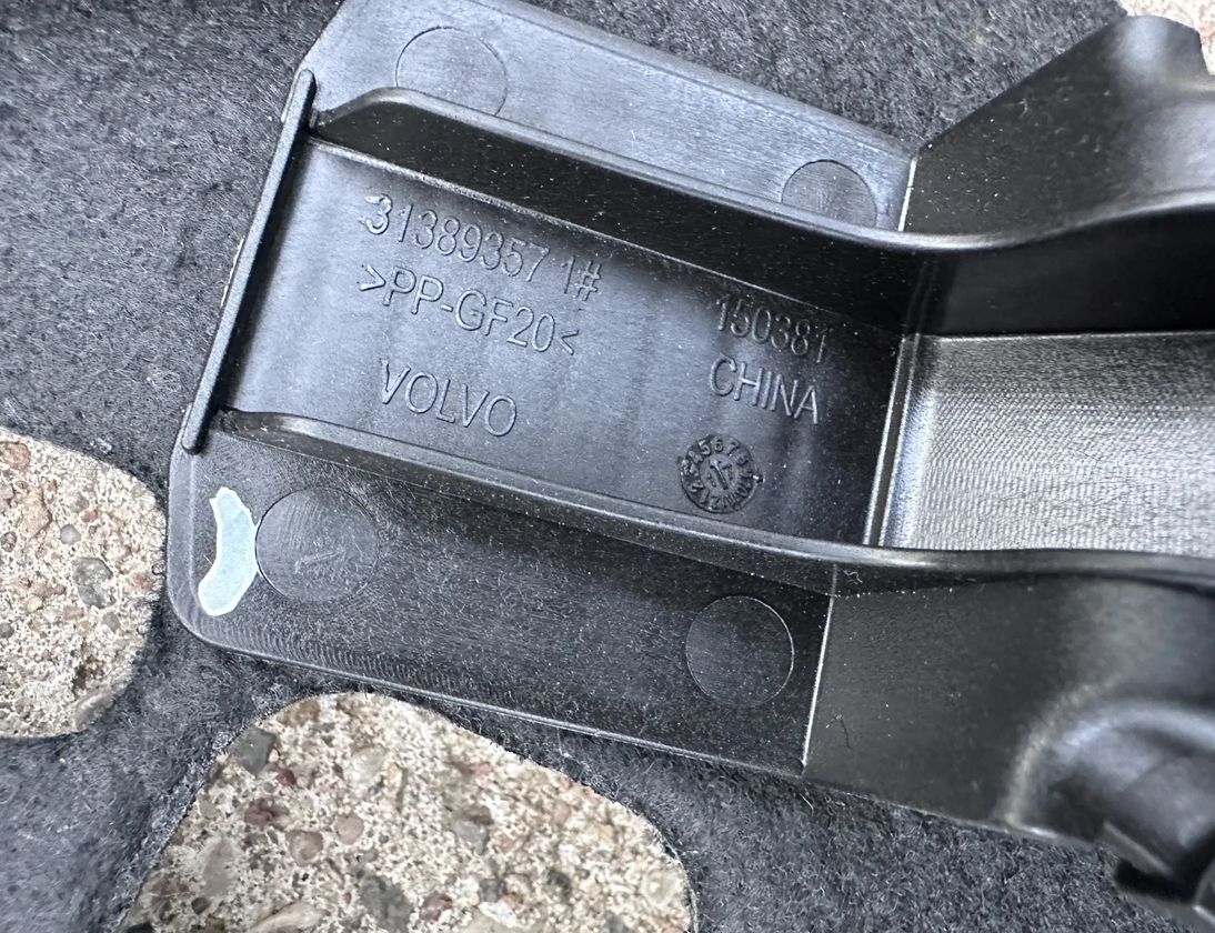 VOLVO S90 2 generation (2016-2023) Zadná polička 31485748,31389357,31440611 21695419