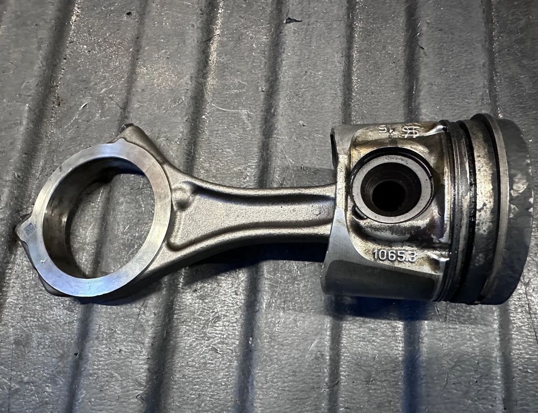 INFINITI FX I01 (2013-2024) Поршень 103400542,942390,10653 27797619