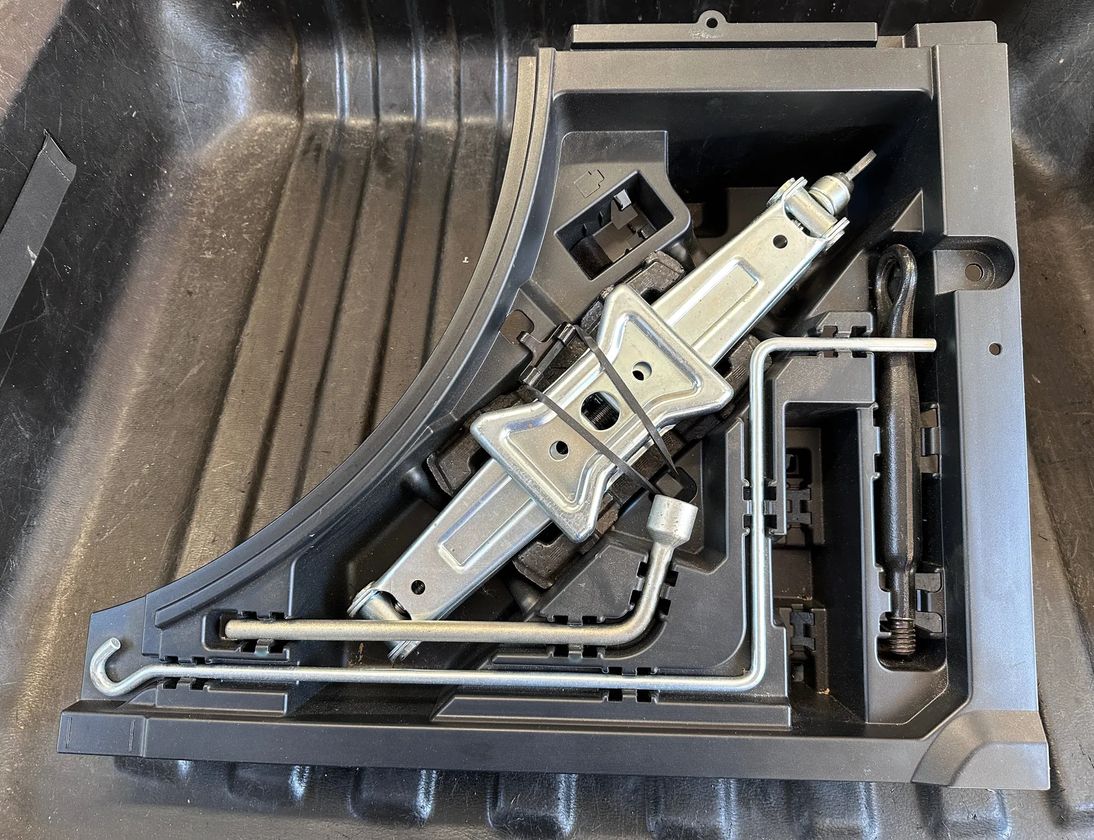 LEXUS RX 4 generation (2015-2024) КОМПЛЕКТ ИНСТРУМЕНТОВ 64991480701 31569135