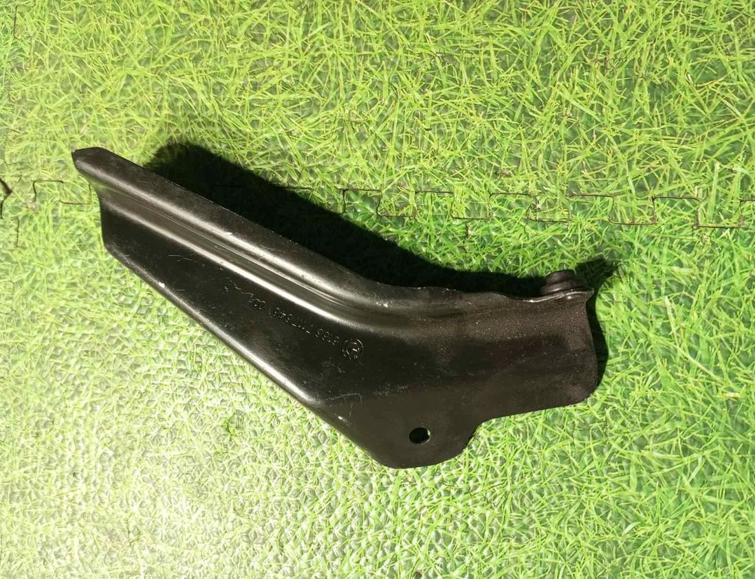 BMW M5 E60/E61 (2004-2010) Iné diely motorového priestoru 7117646 22477542