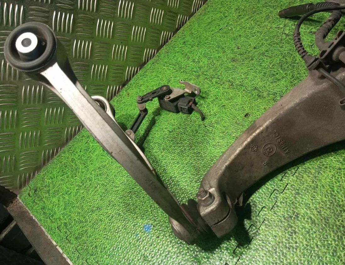 BMW 5 Series F10/F11 (2009-2017) Ступица передняя правая 31216777752,6777752,31206868480,6868480,34526784902,6784902,31126775967,6775967,31126777744,6777744,31126777734,6777734,37146784072,6784072 27977874