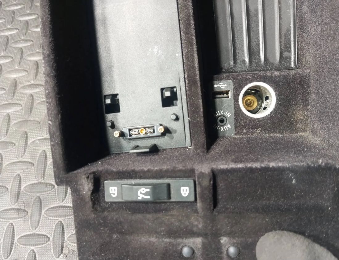 BMW 5 Series F10/F11 (2009-2017) Glove Box 9206729,11242010 29981806