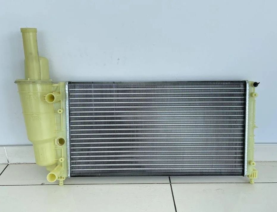 FIAT Punto 1 generation (1993-1999) Klimatizačný chladič 46465021 32038808