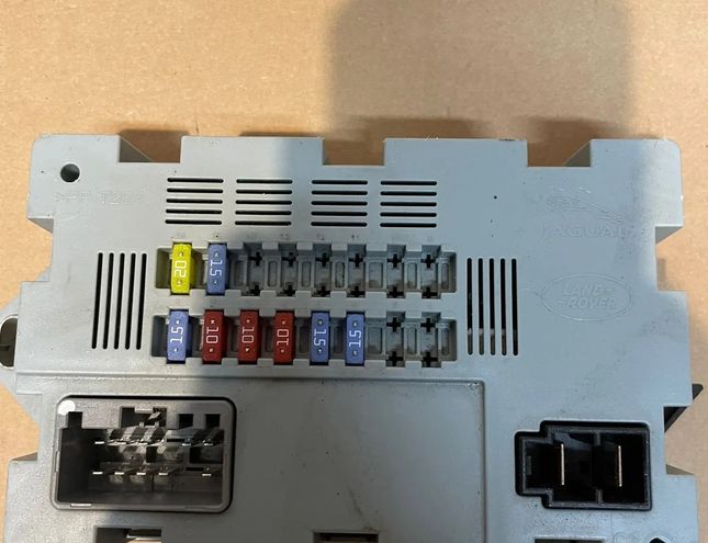 JAGUAR F-Type 1 generation (2013-2024) Блок предохранителей sw71739084 31516072