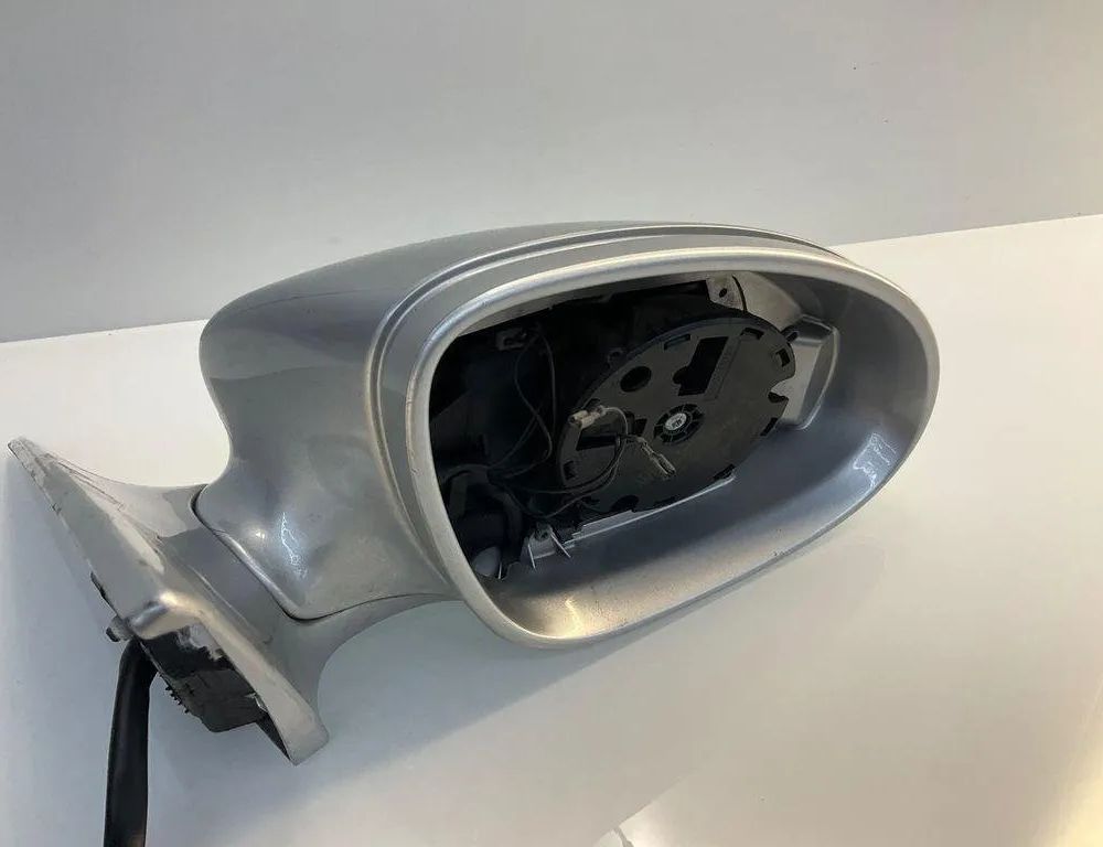 MERCEDES-BENZ CLS-Class C219 (2004-2010) Зеркало передней правой двери 30308707