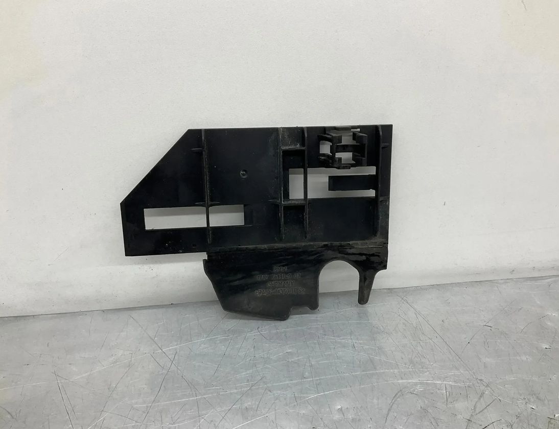 BMW 7 Series F01/F02 (2008-2015) Radiator Holder 7613140 23504252