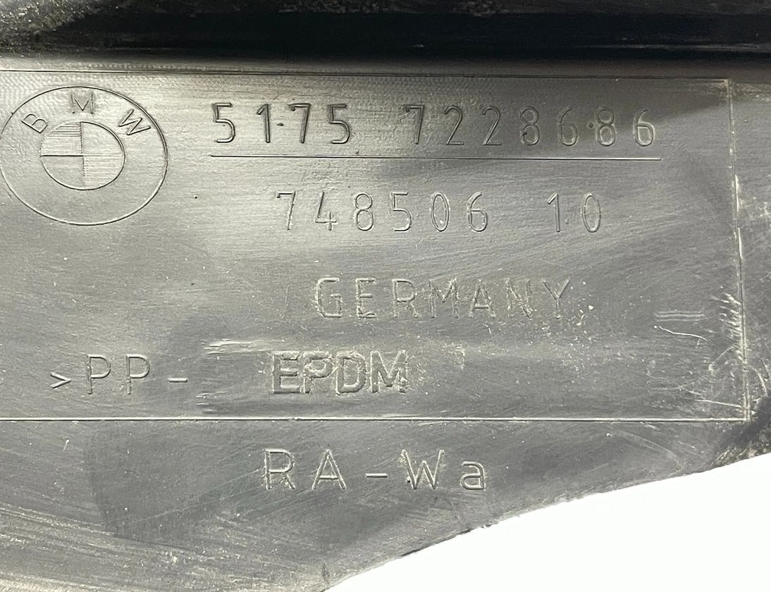 BMW 5 Series F10/F11 (2009-2017) Predný nárazník spodný kryt 7228686,51757228686 30431107