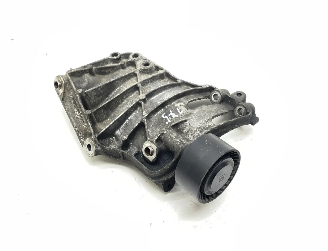 BMW X3 F25 (2010-2017) КРОНШТЕЙН КОМПРЕССОРА КОНДИЦИОНЕРА ВОЗДУХА 7585167 31457417