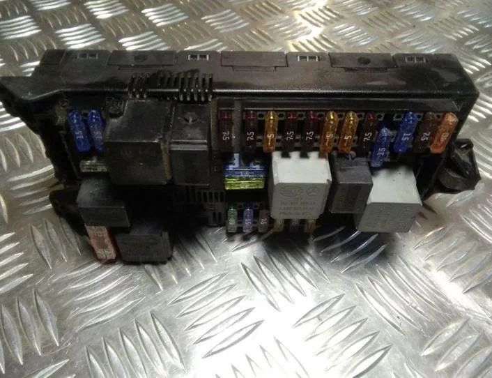 MERCEDES-BENZ E-Class W211/S211 (2002-2009) Fuse box 2115457701,211545770102 25454049
