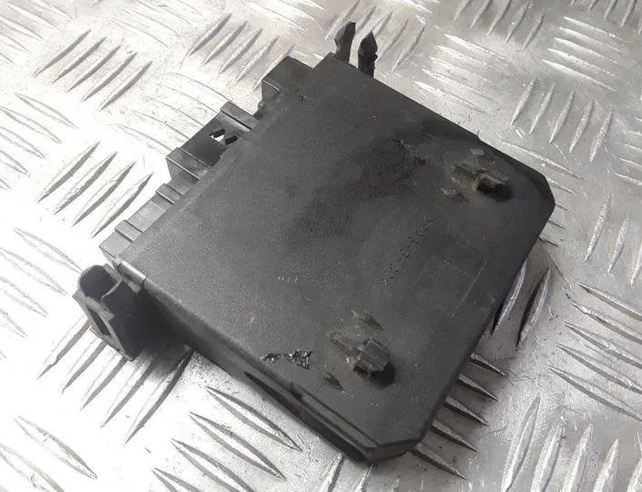 MERCEDES-BENZ C-Class W203/S203/CL203 (2000-2008) Ovládacia jednotka ľavých predných dverí 2038206526 25461180