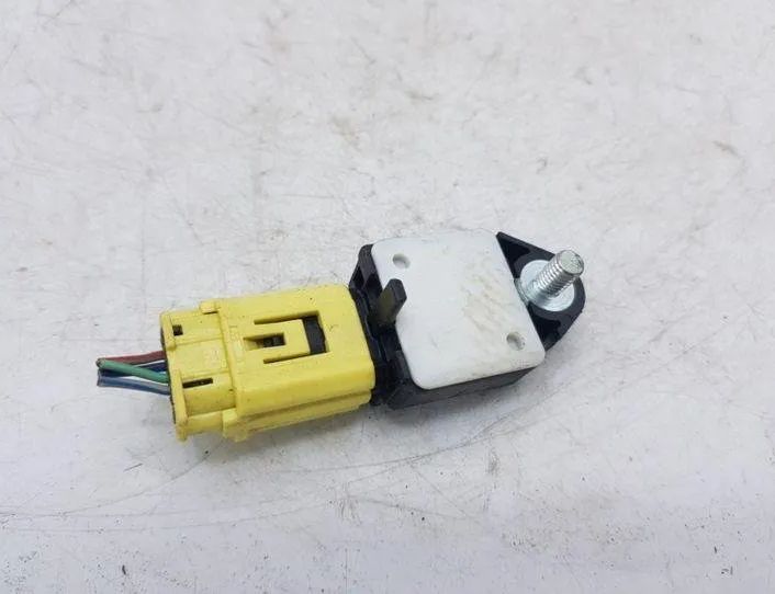 TOYOTA Avensis 2 generation (2002-2009) Датчик удара передний правый 8983102020 25482209