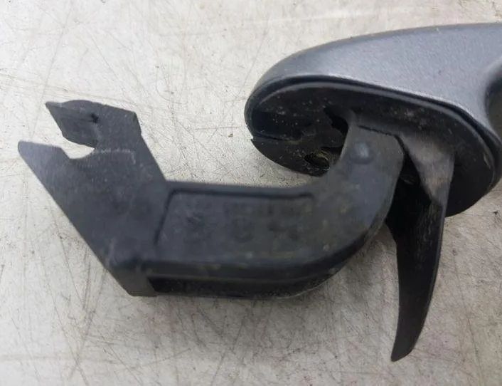 VOLKSWAGEN Golf Plus 1 generation (2004-2009) Pravé zadné dvere vonkajšia kľučka 1K5837205 25491260