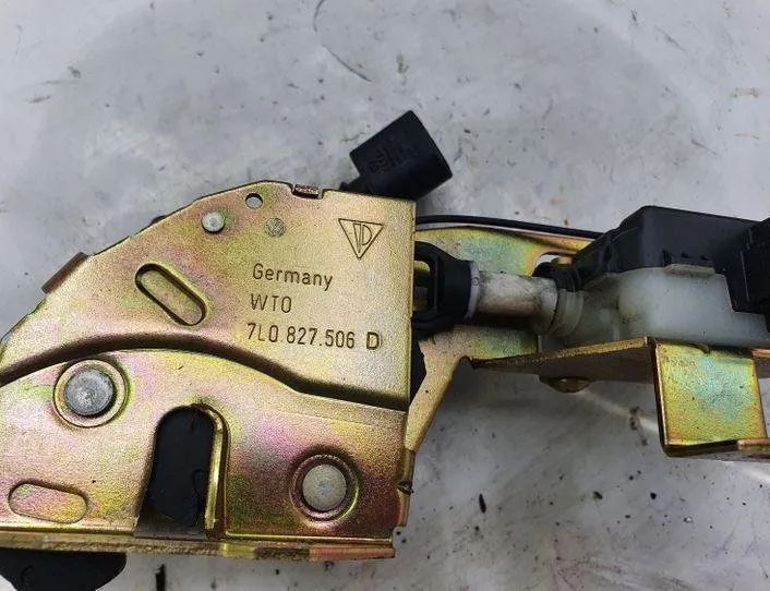 VOLKSWAGEN Touareg 1 generation (2002-2010)  Замок задней двери 7L0827506D 25520269