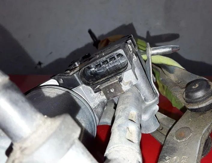 VOLVO V40 2 generation (2012-2020) Wiper motor 1397220628,1433236616,1431464334 25541746