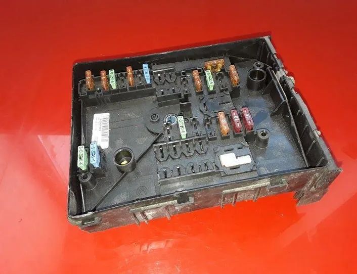 VOLKSWAGEN Golf 6 generation (2008-2015) Fuse box 1K0937125A 25542538