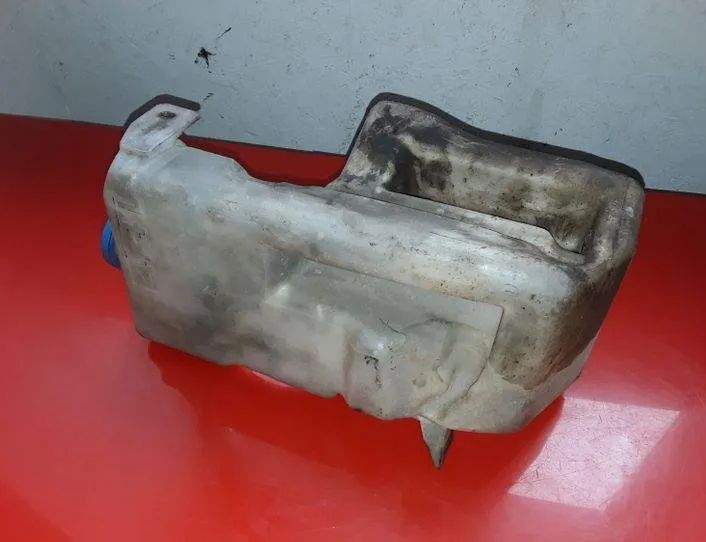 AUDI A6 C4/4A (1994-1997) Nádrž na ostrekovač okien 4A0955453B 25543123