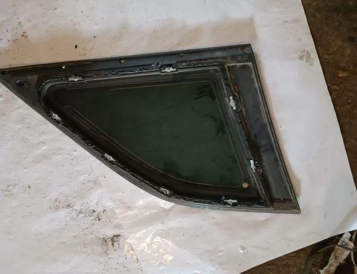 CHRYSLER Pacifica 1 generation (CS) (2003-2008) Pravé zadné okno AS3 25545601