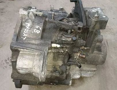 VOLKSWAGEN Passat B7 (2010-2015) Gearbox NFU 25555561