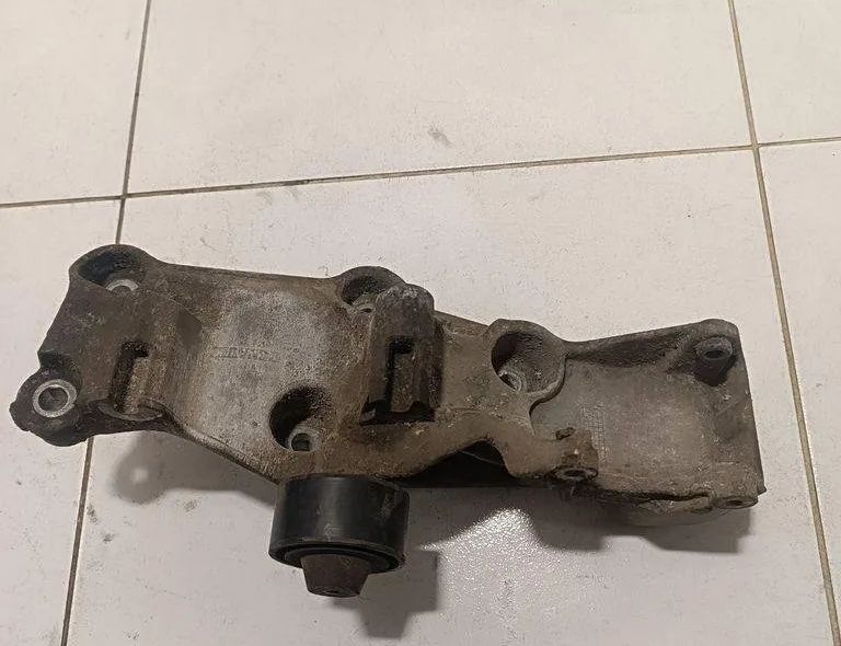 RENAULT Master 3 generation (2010-2023) Belt Tensioner N0CODE 30354205