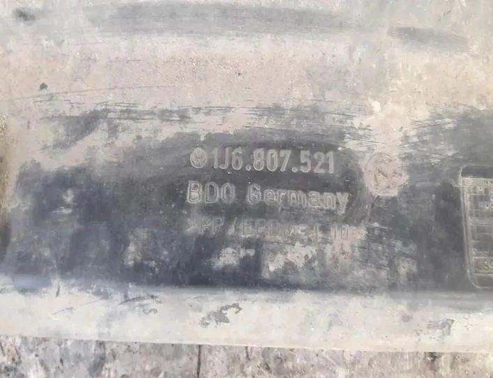 VOLKSWAGEN Golf 4 generation (1997-2006) Бампер задний 1J6807521 27194946