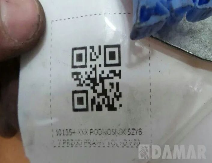 VOLVO V70 2 generation (2000-2008) Стеклоподъемник передней левой двери 101354XXX 27198272