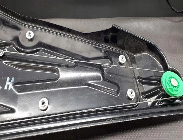 LAND ROVER Range Rover Sport 1 generation (2005-2013) Zdvíhač pravého zadného dverového okna 994728 27201720