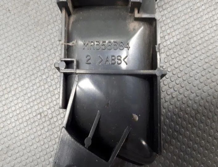 MITSUBISHI Space Wagon 3 generation (1998-2004) Right Rear Internal Opening Handle MR358384 27202354