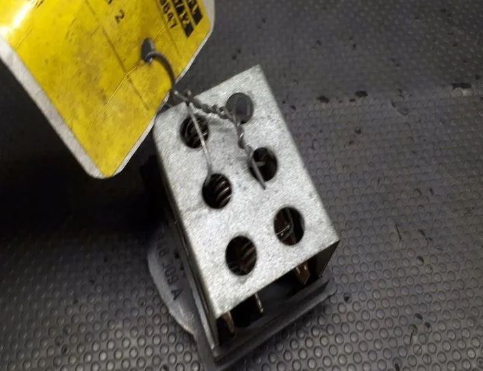 PEUGEOT Partner 1 generation (1996-2012) Relé ventilátora 848309A 27203226