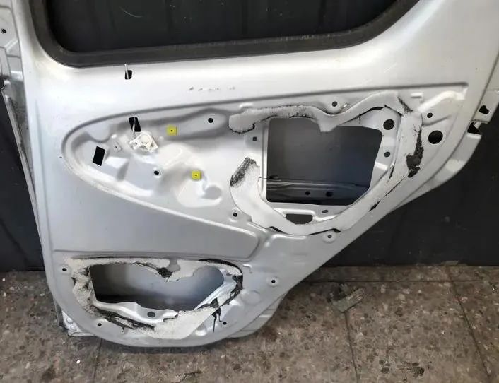 TOYOTA Aygo 1 generation (2005-2014) Pravé zadné dvere Drzwi 27208693