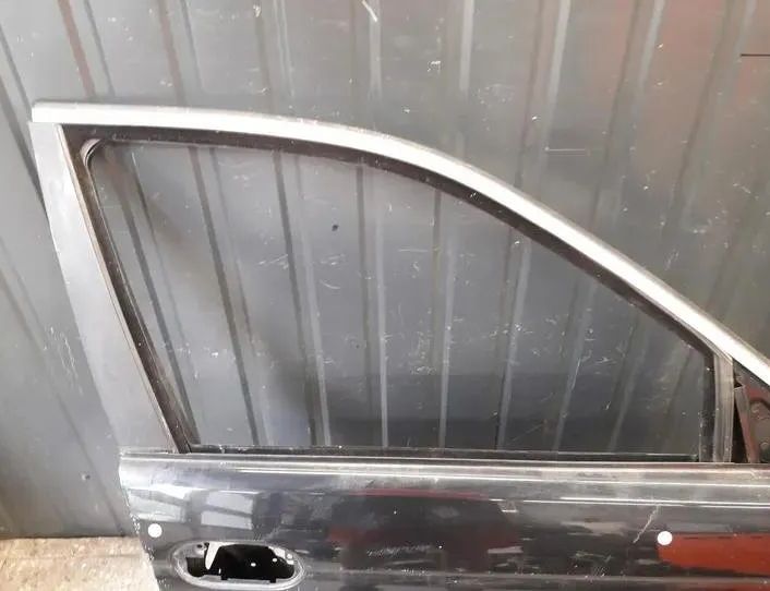 BMW 5 Series E39 (1995-2004) Front Left Door Drzwi 27210798