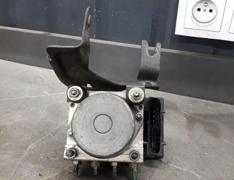 RENAULT Modus 1 generation (2004-2012) ABS Pump 0265800558 30115017