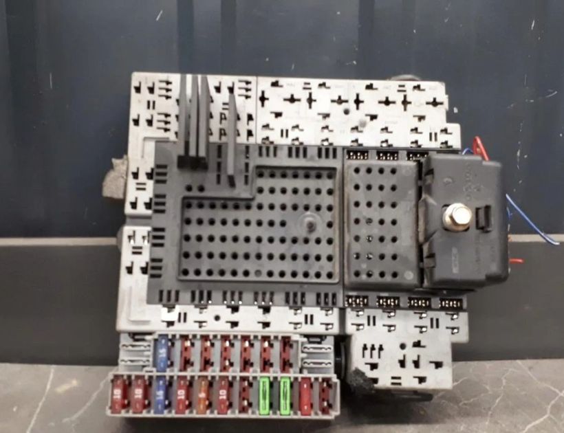 VOLVO S80 1 generation (1998-2006) Блок предохранителей 9162316 30121020