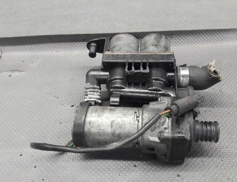 BENTLEY Arnage 2 generation (2002-2009) Vykurovací radiátorový ventil 8368462 30124706