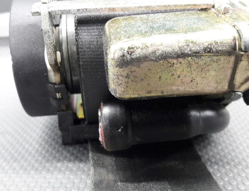 RENAULT Megane 1 generation (1995-2003) Rear Left Seatbelt B507743 30131782