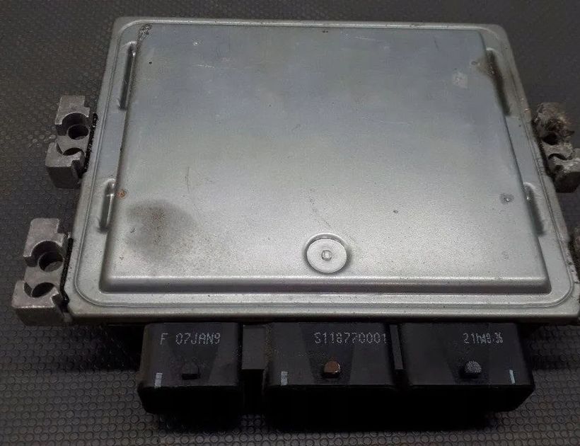 RENAULT Scenic 3 generation (2009-2015) Блок управления двигателем 8200843713 30165187