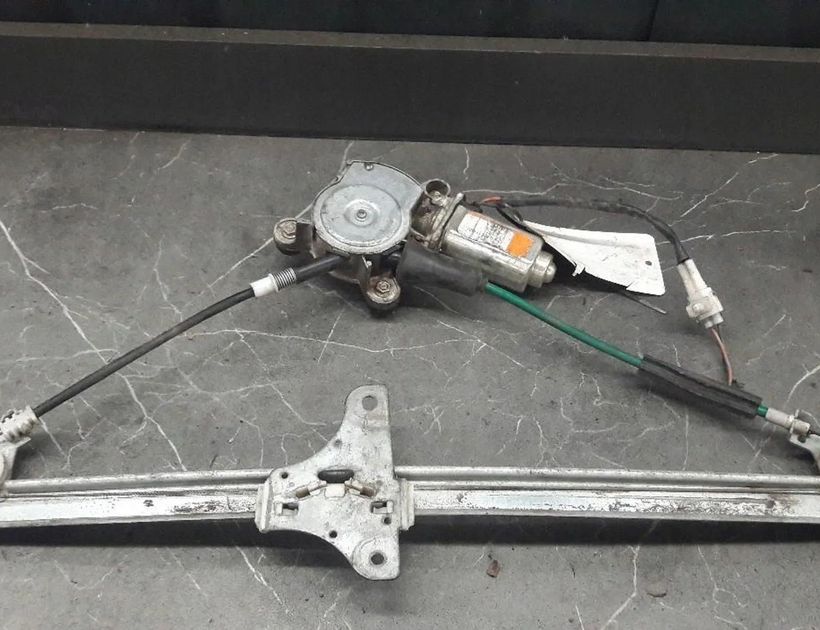 SUZUKI Wagon R 3 generation (2003-2008) Regulátor okna pravých predných dverí 30171343