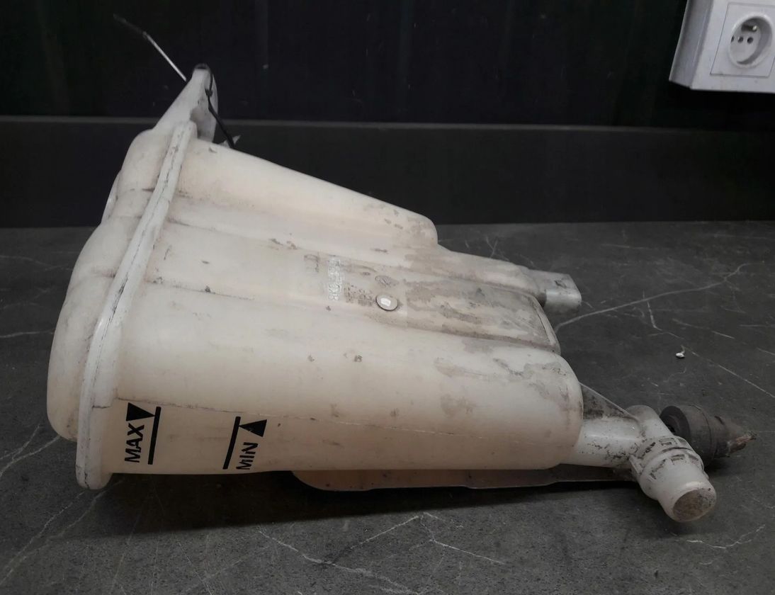 AUDI A4 B8/8K (2011-2016) Расширительный бак 8K0121405A 30171682