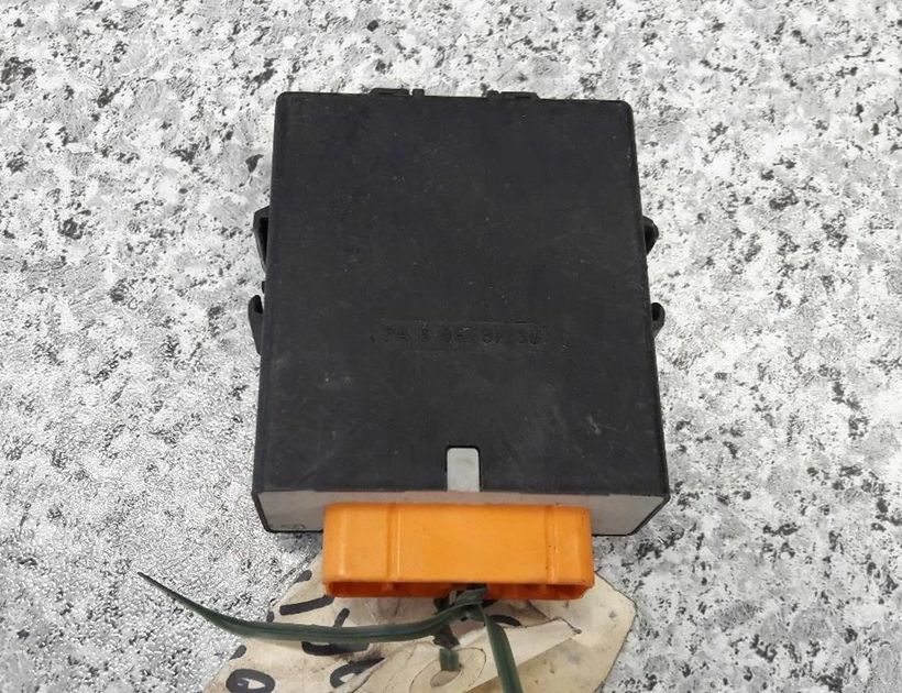 TOYOTA Carina ED G3 (2000-2005) Блок управления дверей задние правые 85980-05020 30173342