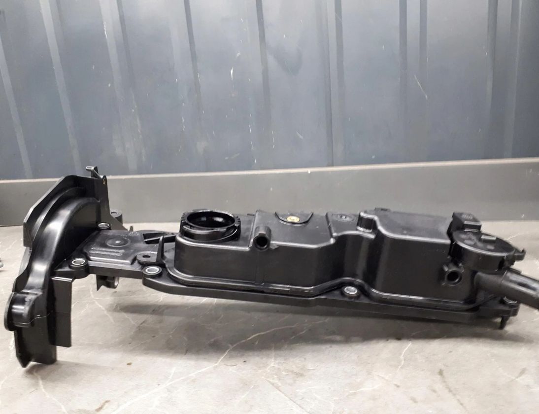 PEUGEOT 308 3 generation (2021-2023) Ventilový kryt 9688939180 30174476